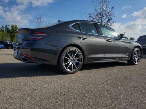 2025 Genesis G70 2.5T RWD