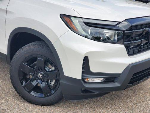 2025 Honda Ridgeline Black