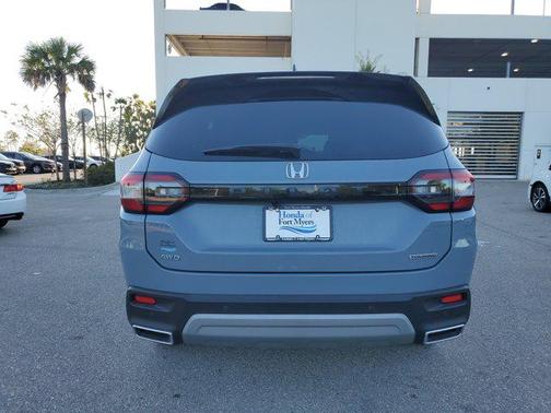 2024 Honda Pilot Touring 8-Passenger