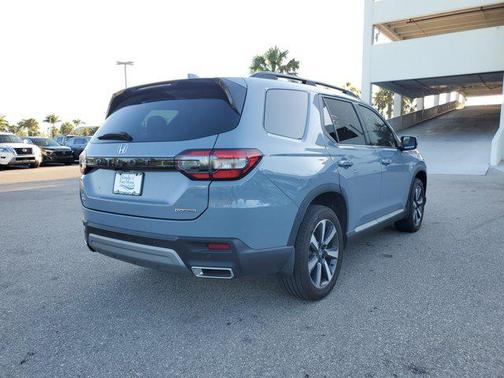 2024 Honda Pilot Touring 8-Passenger