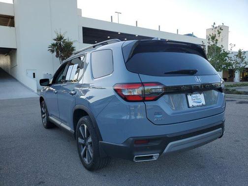 2024 Honda Pilot Touring 8-Passenger