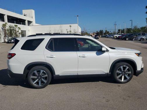 2025 Honda Pilot Touring 8-Passenger