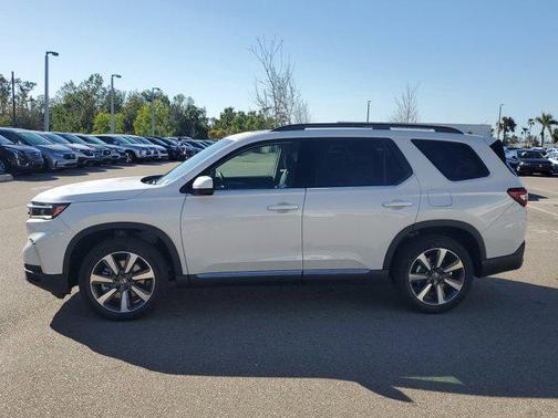 2025 Honda Pilot Touring 8-Passenger