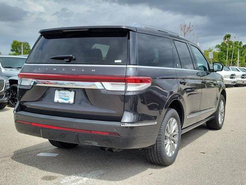 2023 Lincoln Navigator Standard