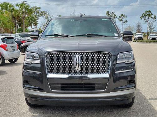2023 Lincoln Navigator Standard
