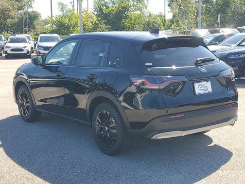 Crystal Black Pearl 2026 Honda HR-V 2WD Sport