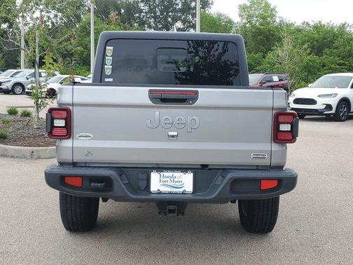 2020 Jeep Gladiator Overland