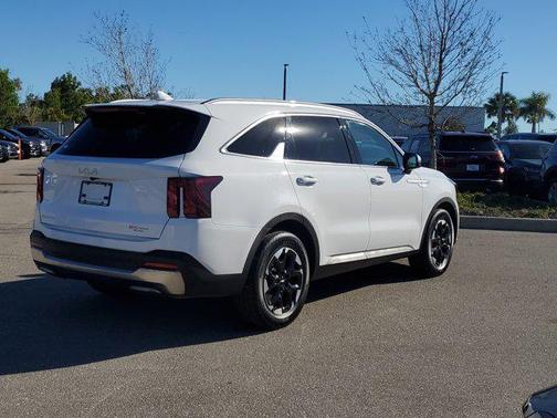2024 Kia Sorento S