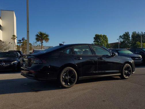 2025 Honda Accord Sport SE 1.5T