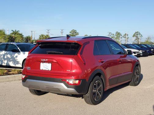 2023 Kia Niro LX