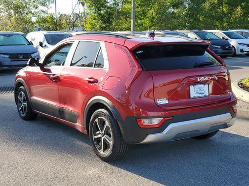 2023 Kia Niro LX