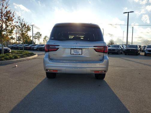2023 INFINITI QX80 Luxe