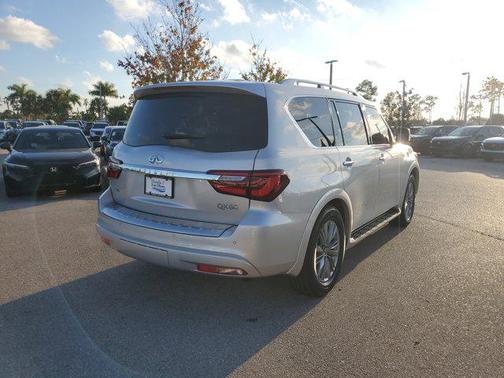 2023 INFINITI QX80 Luxe