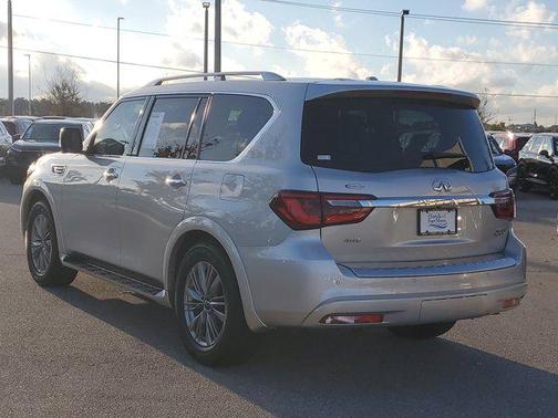 2023 INFINITI QX80 Luxe