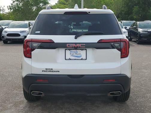2022 GMC Acadia FWD SLT