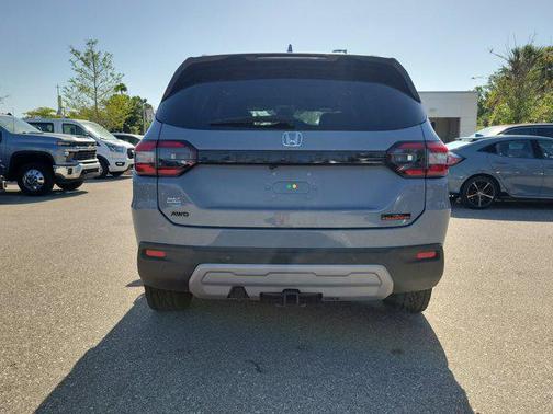 Sonic Gray Pearl 2024 Honda Pilot TrailSport