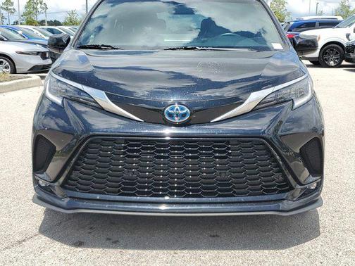 2024 Toyota Sienna XSE 7 Passenger