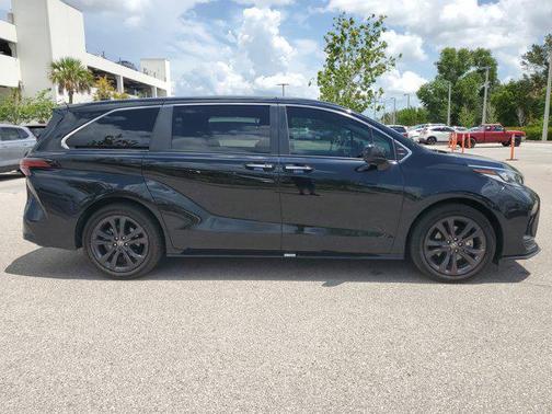 2024 Toyota Sienna XSE 7 Passenger