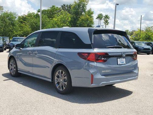 Sonic Gray Pearl 2026 Honda Odyssey Touring