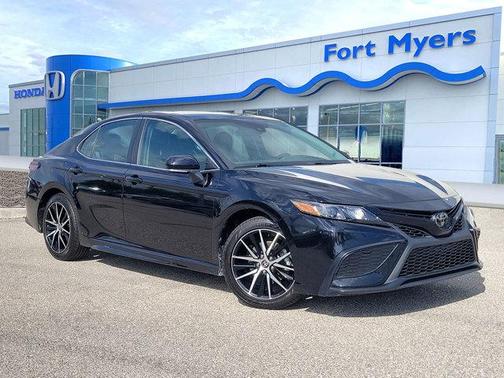Midnight Black Metallic 2024 Toyota Camry SE