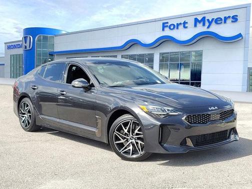 Photo 1 of 32 of 2022 Kia Stinger GT-Line