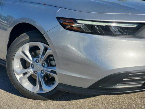 2025 Honda Accord LX 1.5T
