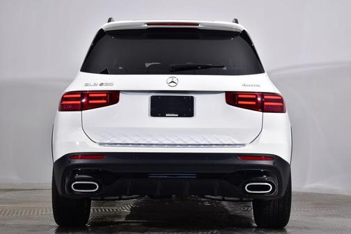 2025 Mercedes-Benz GLB 250 4MATIC