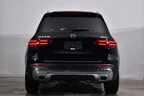 2025 Mercedes-Benz GLB 250 4MATIC