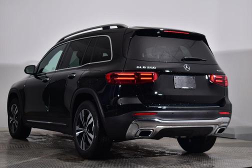 2025 Mercedes-Benz GLB 250 4MATIC