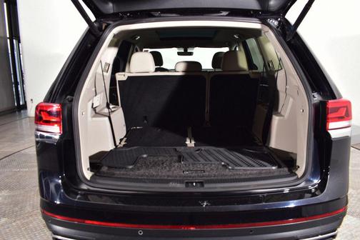 2022 Volkswagen Atlas 3.6L SE w/Technology