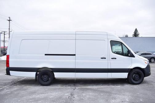 2025 Mercedes-Benz Sprinter 2500 High Roof