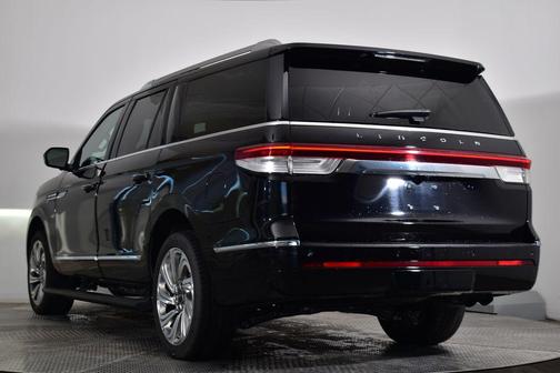 2024 Lincoln Navigator Premiere
