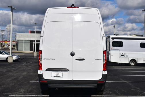 2025 Mercedes-Benz Sprinter 2500 Standard Roof