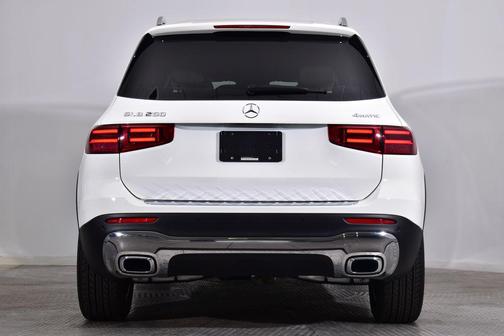 2025 Mercedes-Benz GLB 250 4MATIC
