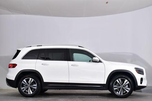 2025 Mercedes-Benz GLB 250 4MATIC