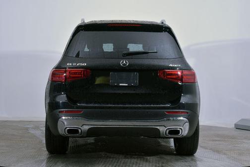 2025 Mercedes-Benz GLB 250 4MATIC