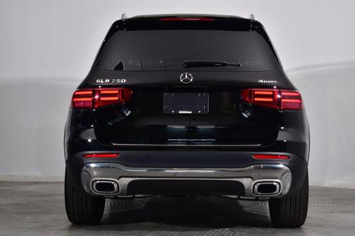 2025 Mercedes-Benz GLB 250 4MATIC