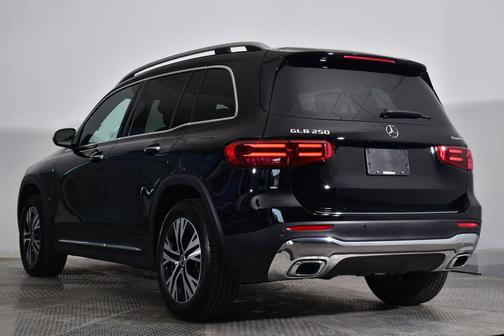 2025 Mercedes-Benz GLB 250 4MATIC