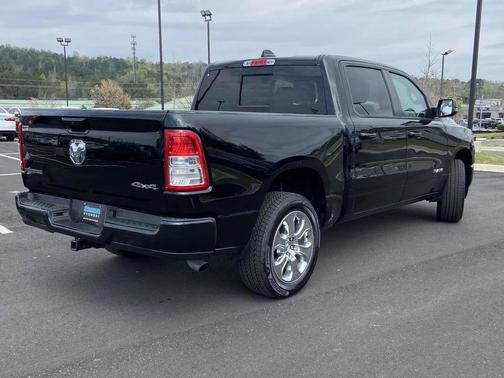 Diamond Black Crystal Pearlcoat 2023 RAM 1500 Big Horn/Lone Star