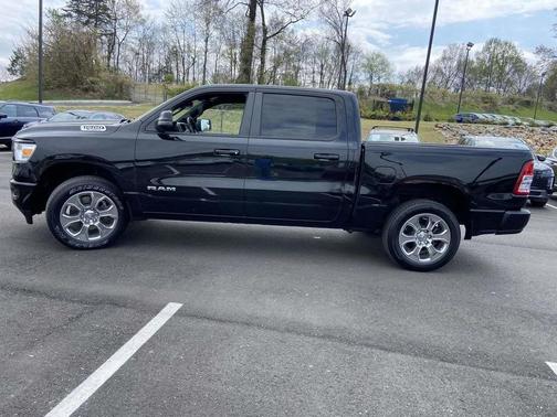 Diamond Black Crystal Pearlcoat 2023 RAM 1500 Big Horn/Lone Star
