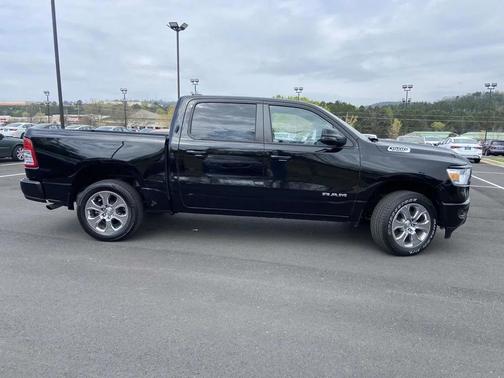 Diamond Black Crystal Pearlcoat 2023 RAM 1500 Big Horn/Lone Star
