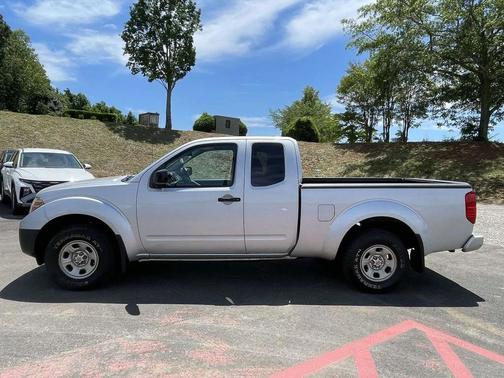 Brilliant Silver 2018 Nissan Frontier S