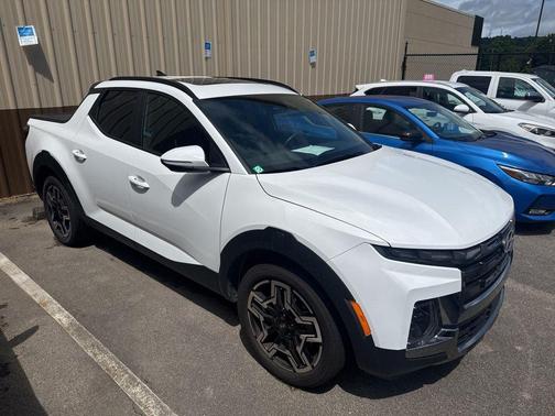 Atlas White 2025 Hyundai SANTA CRUZ Limited