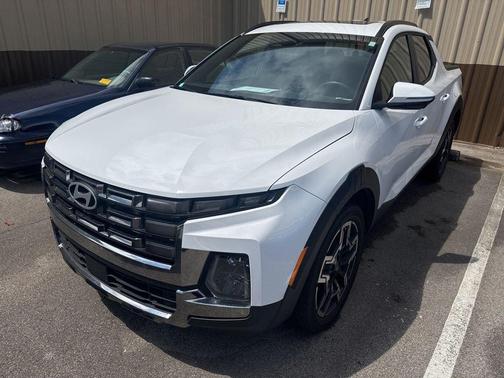Atlas White 2025 Hyundai SANTA CRUZ Limited