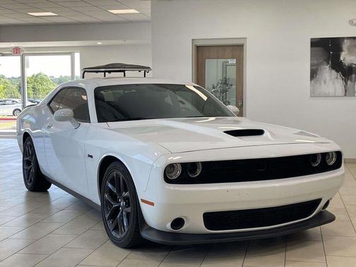 White Knuckle Clearcoat 2023 Dodge Challenger R/T