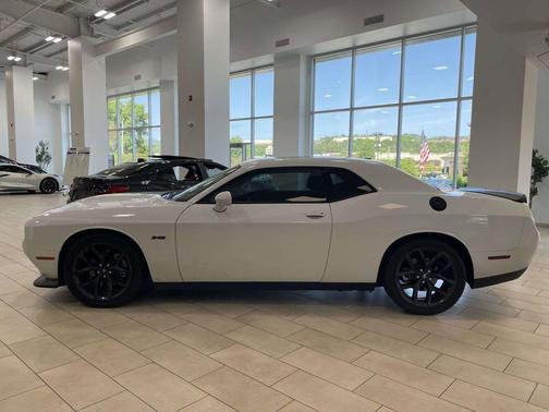 White Knuckle Clearcoat 2023 Dodge Challenger R/T