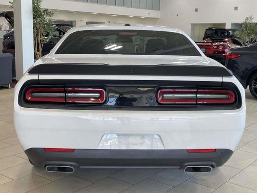 White Knuckle Clearcoat 2023 Dodge Challenger R/T