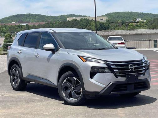 Brilliant Silver Metallic 2024 Nissan Rogue SV