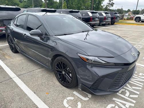 Underground 2025 Toyota Camry SE