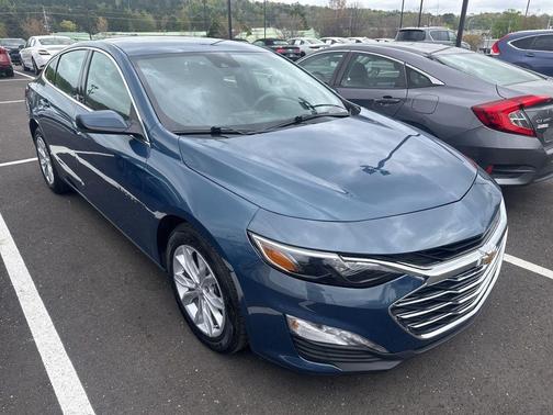 Lakeshore Blue Metallic 2025 Chevrolet Malibu FWD 1LT